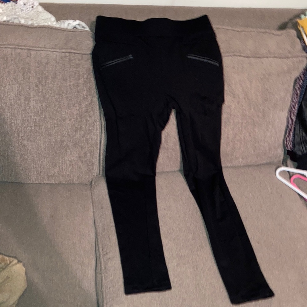 black leggings